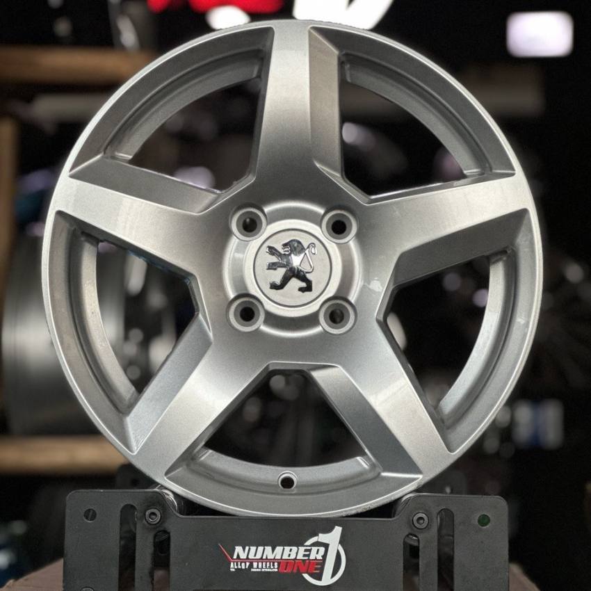 رینگ-فابریک-شمشیری-سایز-15-نقره-ای-خارجی-تصویر-اصلی